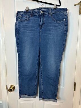 Torrid Boyfriend Medium Blue Cropped Ankle Jeans
